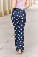 Last inn bildet i Galleri-visningsprogrammet, Judy Blue Janelle Full Size High Waist Star Print Flare Jeans
