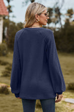 Last inn bildet i Galleri-visningsprogrammet, Notched Neck Raglan Sleeve Blouse
