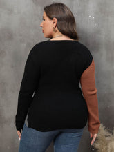 Last inn bildet i Galleri-visningsprogrammet, Plus Size Two-Tone Surplice Neck Sweater
