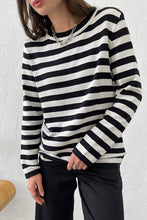 Last inn bildet i Galleri-visningsprogrammet, Striped Round Neck Long Sleeve Sweater
