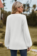 Last inn bildet i Galleri-visningsprogrammet, Notched Neck Raglan Sleeve Blouse
