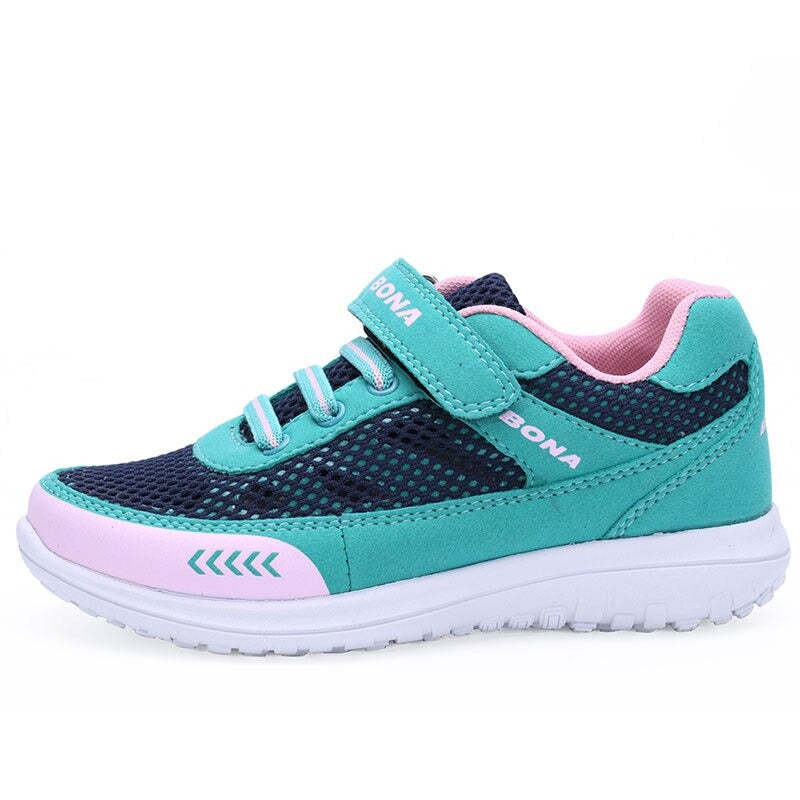 Children's casual shoes breathable mesh. Soft Lightweight Girls Walking Shoes