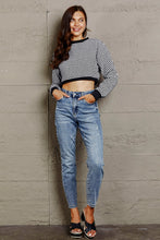 Last inn bildet i Galleri-visningsprogrammet, Houndstooth Round Neck Dropped Shoulder Cropped Sweatshirt
