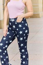 Last inn bildet i Galleri-visningsprogrammet, Judy Blue Janelle Full Size High Waist Star Print Flare Jeans
