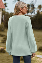 Last inn bildet i Galleri-visningsprogrammet, Notched Neck Raglan Sleeve Blouse
