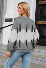 Load image into Gallery viewer, Gradient Round Neck Long Sleeve Sweatshirt
