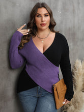 Last inn bildet i Galleri-visningsprogrammet, Plus Size Two-Tone Surplice Neck Sweater
