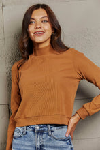 Last inn bildet i Galleri-visningsprogrammet, Mock Neck Long Sleeve Sweatshirt
