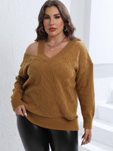 Last inn bildet i Galleri-visningsprogrammet, Plus Size Cutout V-Neck Sweater
