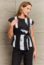 Last inn bildet i Galleri-visningsprogrammet, Printed Round Neck Short Sleeve Blouse
