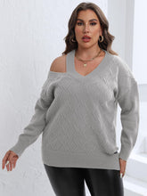 Last inn bildet i Galleri-visningsprogrammet, Plus Size Cutout V-Neck Sweater
