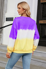 Load image into Gallery viewer, Gradient Round Neck Long Sleeve Sweatshirt
